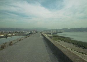 吉良町の海沿いの道