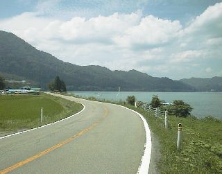 田沢湖南岸