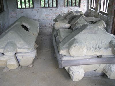 石神山古墳　舟形石棺