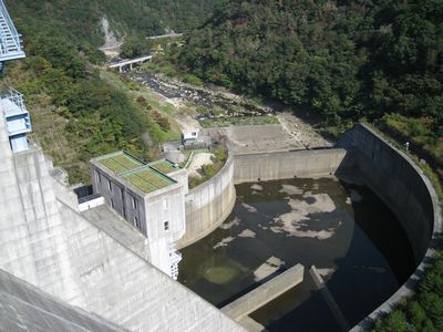 八田原ダム　下流側