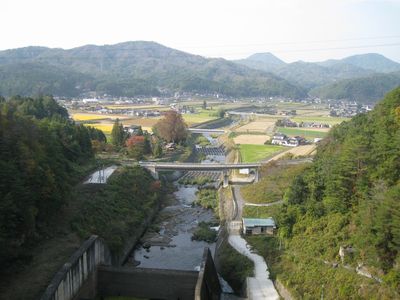 三川ダム　下流の農村