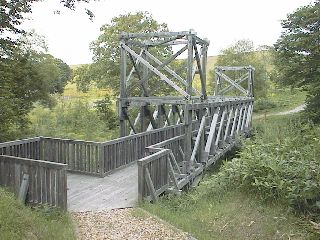 草原の森の橋