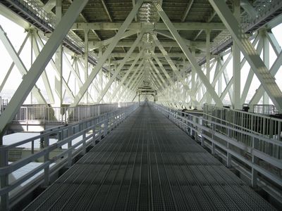 明石海峡大橋　作業用通路