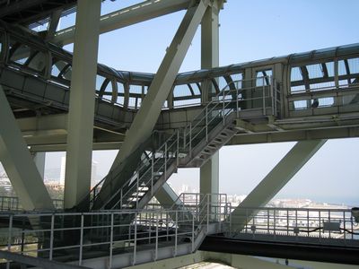 明石海峡大橋　舞子海上プロムナードの通路から降りる階段
