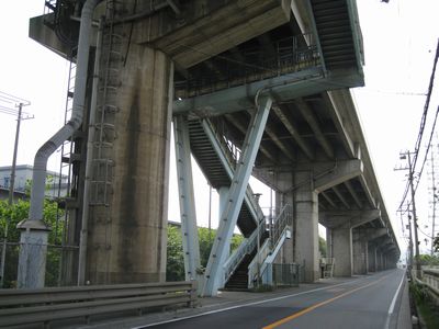 飾磨臨海大橋　東側高架橋と階段
