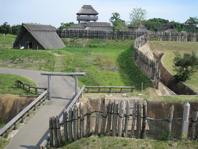 吉野ヶ里歴史公園　環濠と土塁　兵士の詰め所