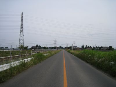 武蔵水路沿いの道　鴻巣市小谷
