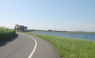 彩湖畔　自転車道