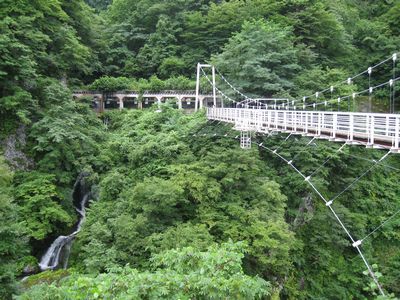 道の駅月山　ふれあい橋　亀の滝　トンネルピット